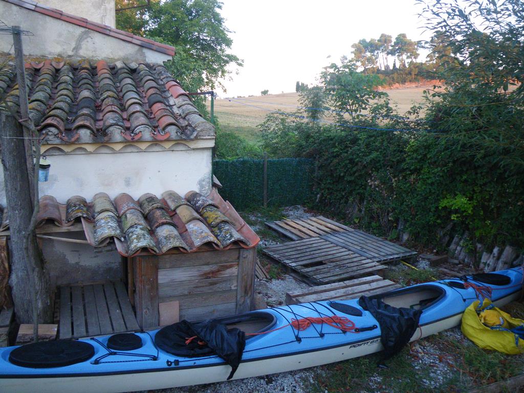 DoubleShot kayak beside lockkeepers house