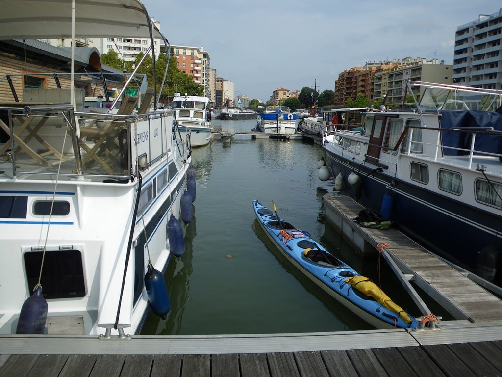 Kayak floating at Port Sauveur, Toulouse