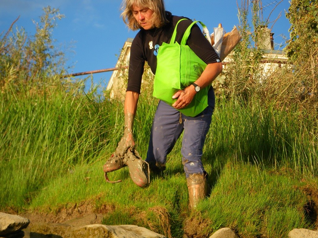 Kristin negotiates mud at Langoiran